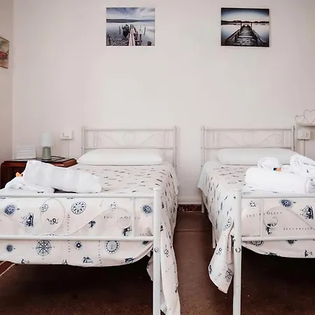Casa Elegante In Mezzo Al Apartament