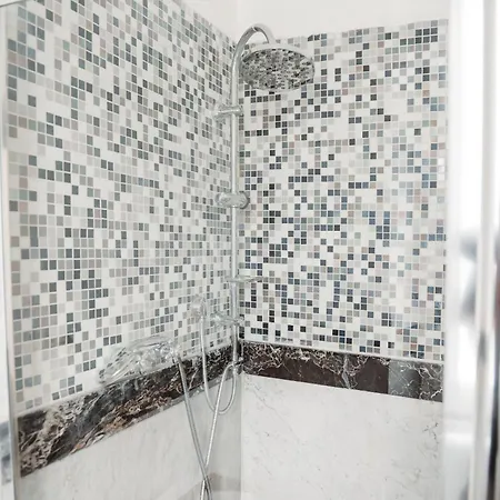 Casa Elegante In Mezzo Al