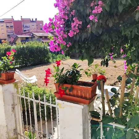 Casa Elegante In Mezzo Al Apartament *