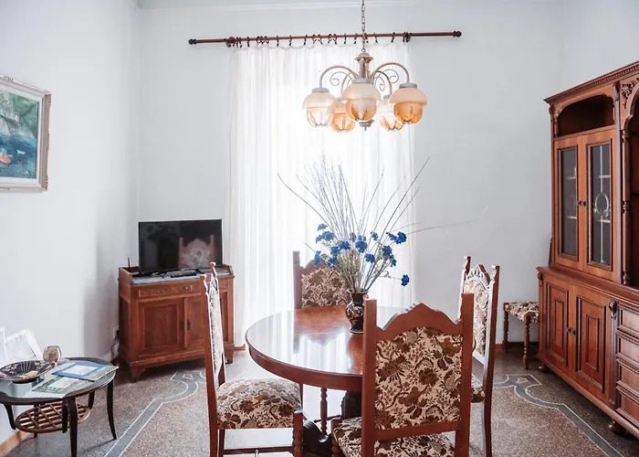 Casa Elegante In Mezzo Al