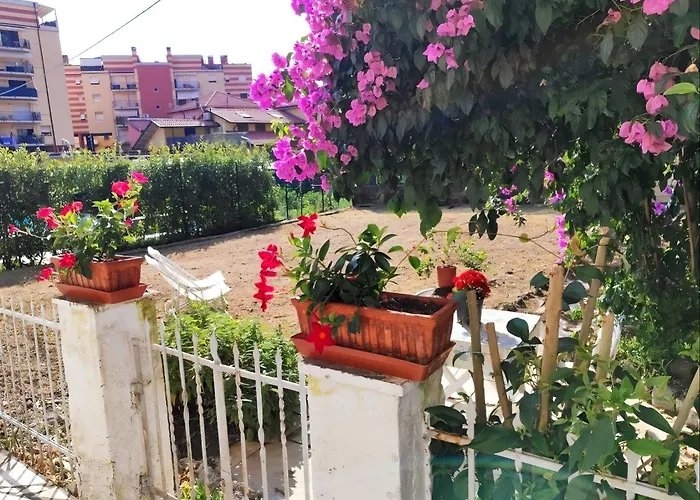 Casa Elegante In Mezzo Al Apartment *